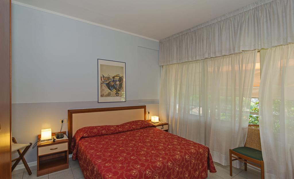 Hotel Le Ginestre Лидо-ди-Камайоре Экстерьер фото
